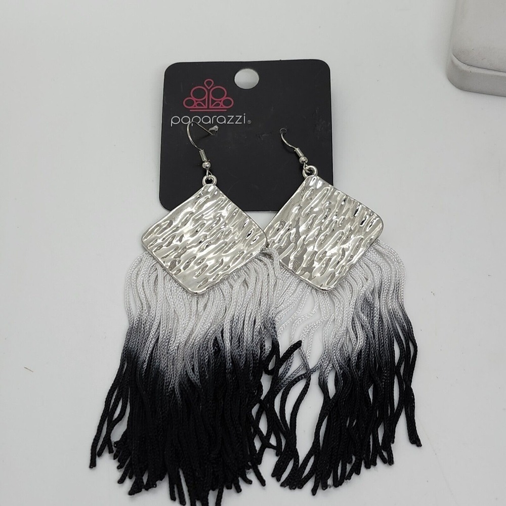 NWT Paparazzi Earrings Ombre‎ Black And White
